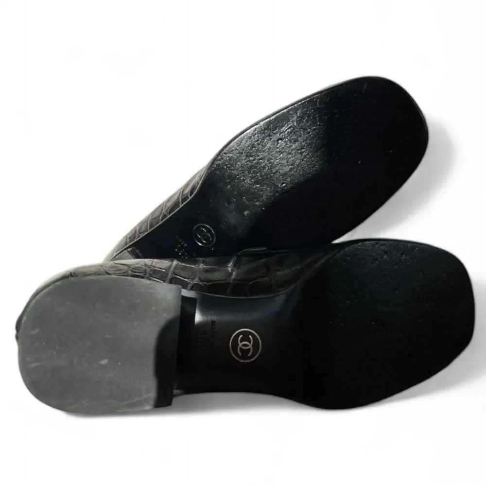 CHANEL Black Calfskin Croc Printed Leather Low Heel Chain Mocassin IT36.5